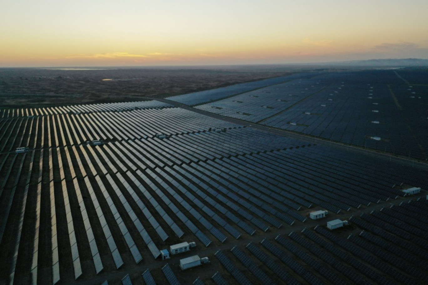 Le monde pourrait tripler ses capacités en énergies renouvelables d'ici à 2030, et atteindre l'objectif fixé lors de la COP28 en décembre 2023, à condition de soutenir leur développement en Afrique et en Asie du Sud-Est © GREG BAKER