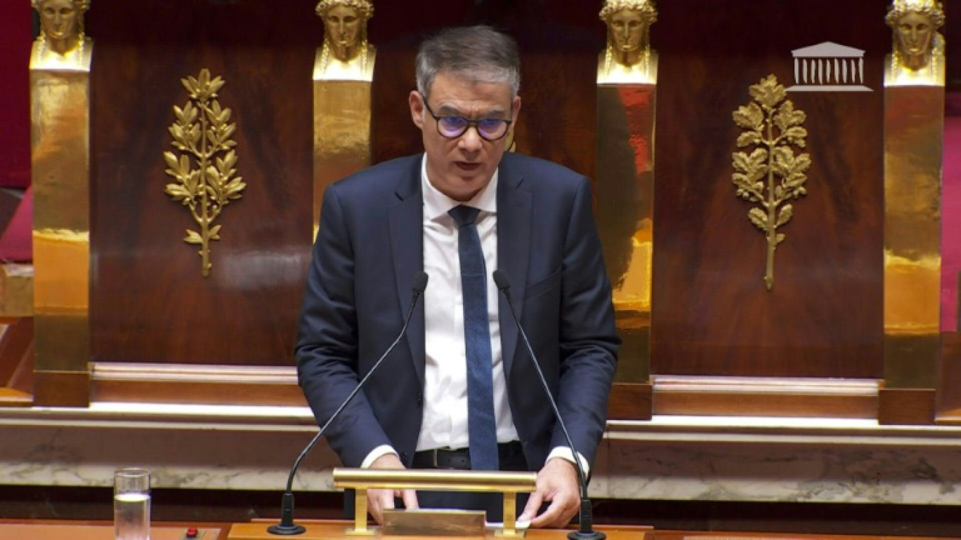 Guerre des roses au PS en pleine motion de censure du gouvernement Barnier