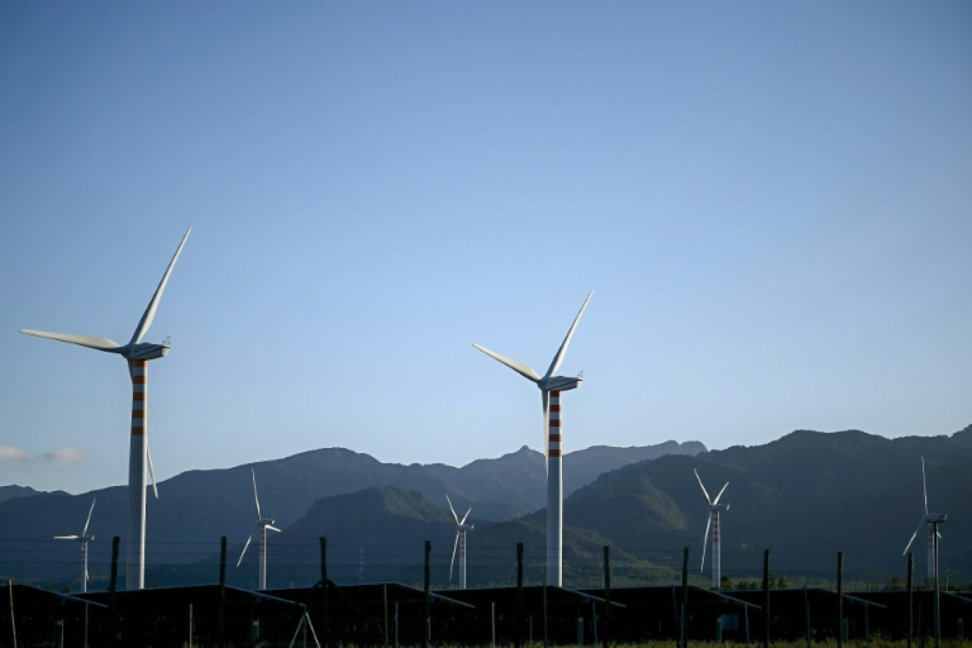 Des éoliennes près de Cagliari, en Sardaigne, le 1er octobre 2024 © Filippo MONTEFORTE