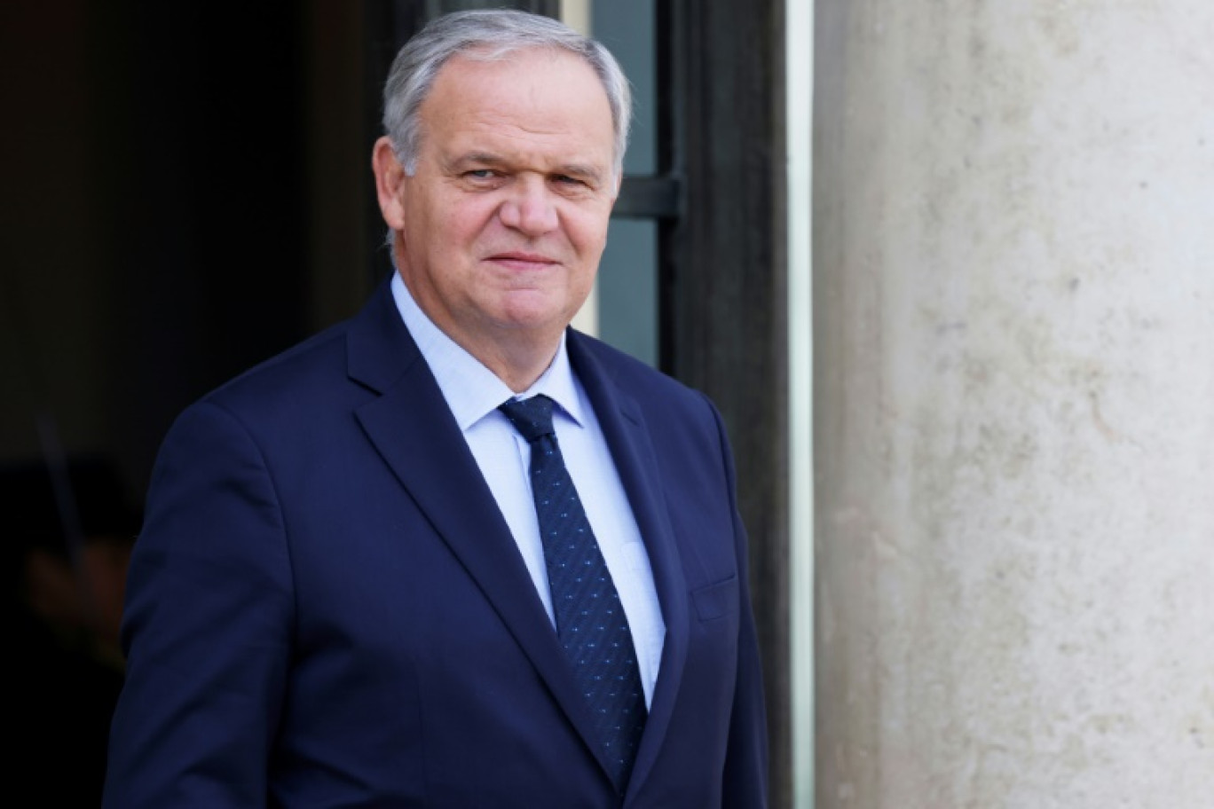 Le ministre français des Outre-mer Francois-Noël Buffet sur le perron du palais de l'Elysée à Paris, le 1er octobre 2024 © Ludovic MARIN