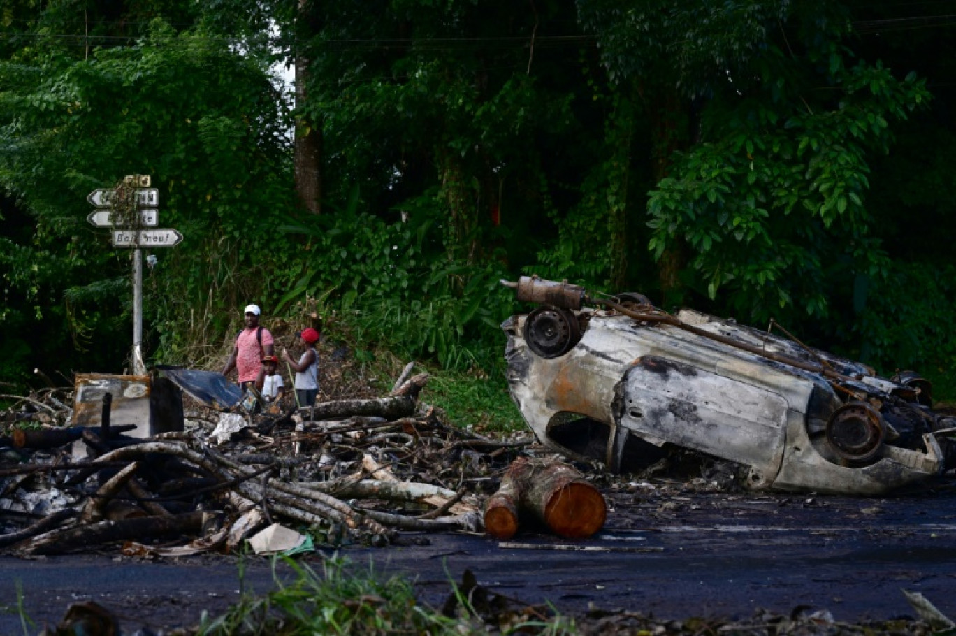 Opération escargot organisée par la CGT de Martinique, le 15 octobre 2024 à Fort-de-France © Philippe LOPEZ