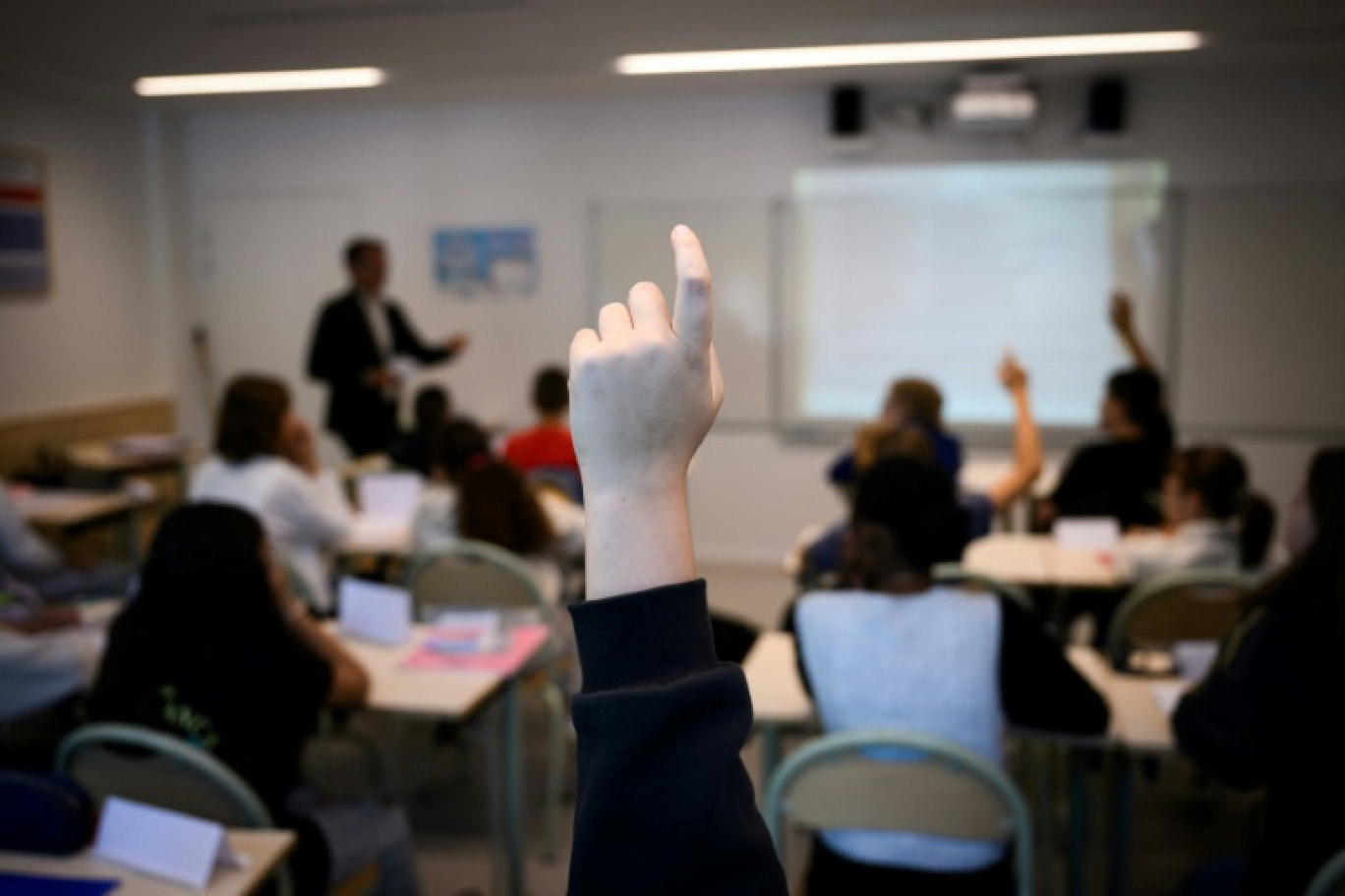 Les syndicats enseignants ont déposé lundi une "alerte sociale", préalable à un préavis de grève, sur le budget 2025 de l'Education nationale, qui prévoit la suppression de 4.000 postes, estimant qu'une "ligne rouge est franchie" © Loic VENANCE