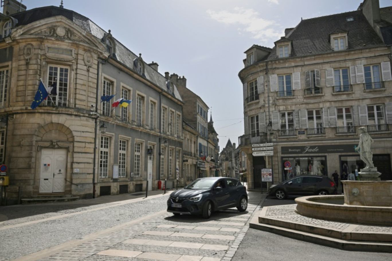 L'hôtel de ville d'Avallon, dans l'Yonne, le 8 avril 2024 © ARNAUD FINISTRE