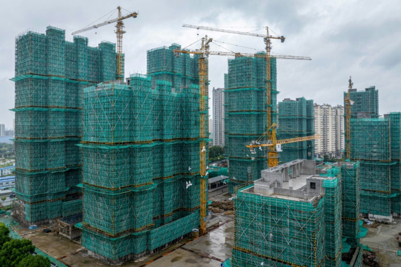 Cette photo aérienne montre une vue générale d'un complexe résidentiel en cours de construction à Huaian, dans la province du Jiangsu, dans l'est de la Chine, le 17 octobre 2024 © STRINGER