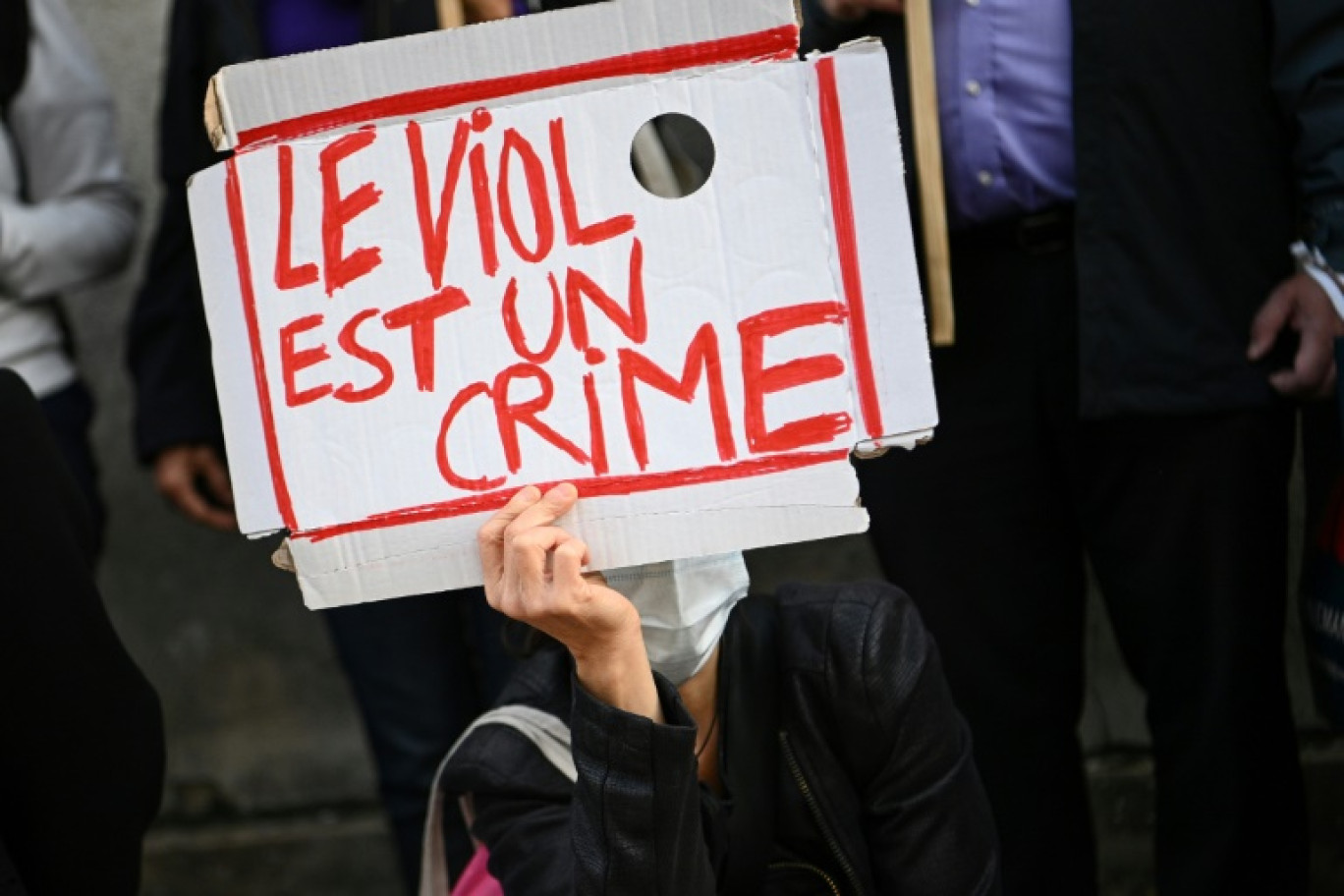 Une cinquantaine d'associations et fédérations féministes, dont le Planning familial, Osez le féminisme ou la CGT, ont annoncé vendredi former une "coalition" portant près de 130 mesures pour construire "une loi intégrale" contre les violences sexuelles © Christophe ARCHAMBAULT