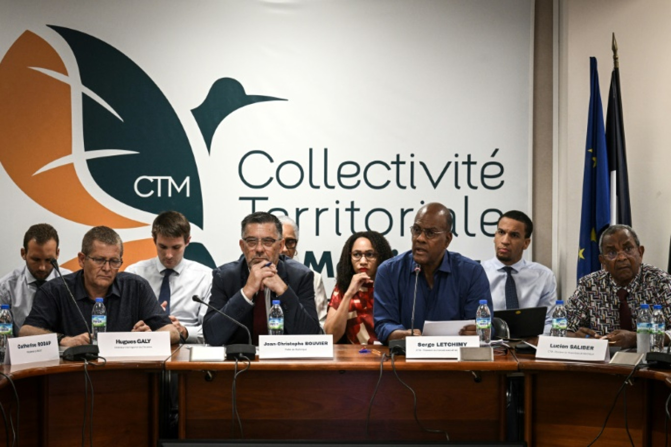 Le président du Conseil exécutif de la Martinique Serge Letchimy prononce un discours à l'ouverture de discussions sur la lutte contre la vie chère, à Fort-de-France, le 16 octobre 2024 © Philippe LOPEZ