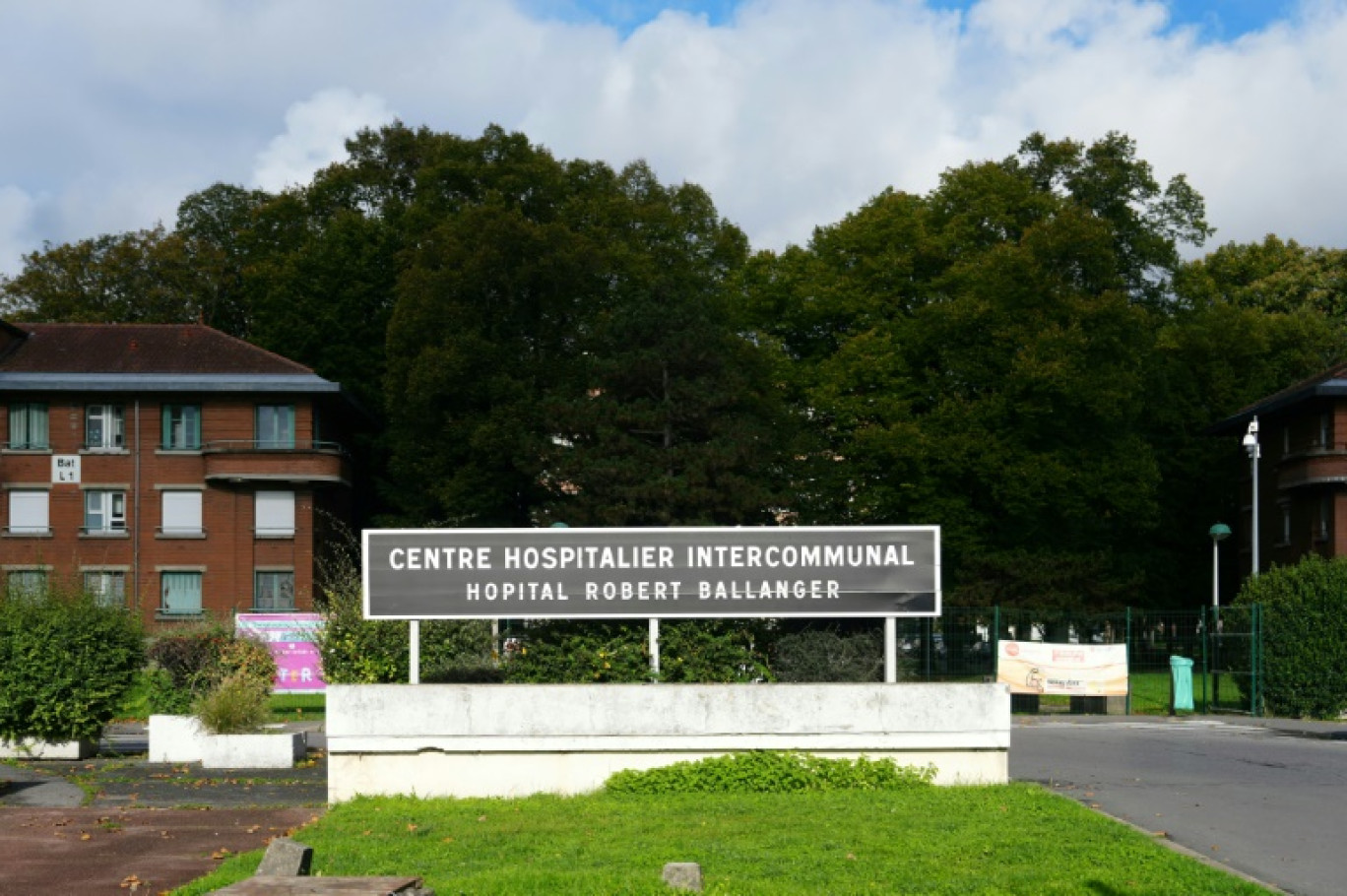 L'entrée de l'hôpital Robert Ballanger, le 22 octobre 2024 à Aulnay-sous-Bois, en Seine-Saint-Denis où Santiago, un nourrisson de 17 jours, a été enlevé par ses parents © Dimitar DILKOFF