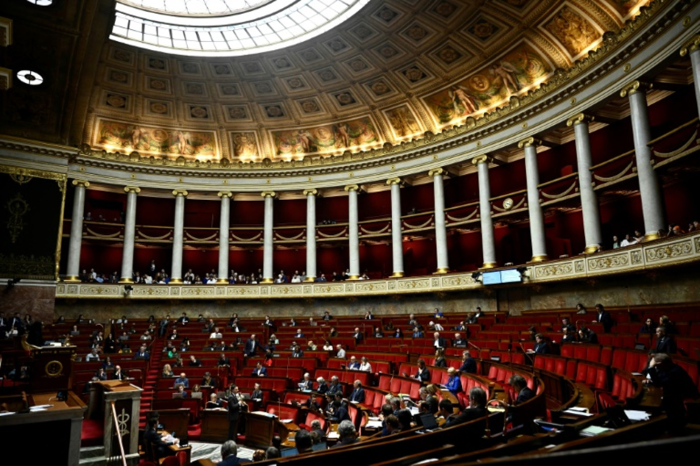 Le ministre du Budget et des Comptes publics, Laurent Saint-Martin, lors d'une séance de débat sur le projet de loi de finances 2025 à l'Assemblée nationale, le 24 octobre 2024 à Paris © JULIEN DE ROSA