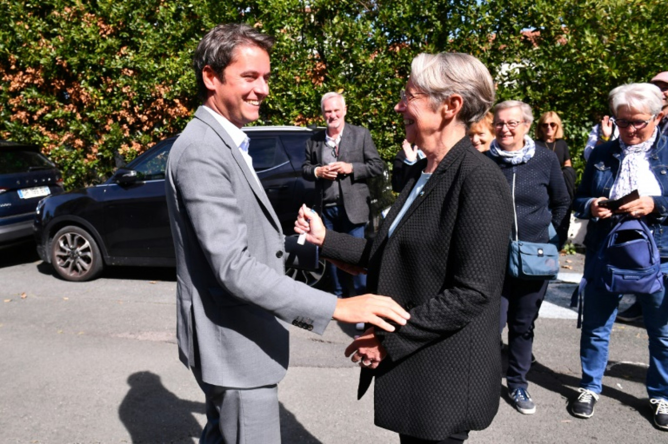 Gabriel Attal et Elisabeth Borne lors d'un congrès de Renaissance à Saint-Jean-de-Luz (Pyrénées-Atlantiques) le 5 octobre 2024 © Gaizka IROZ