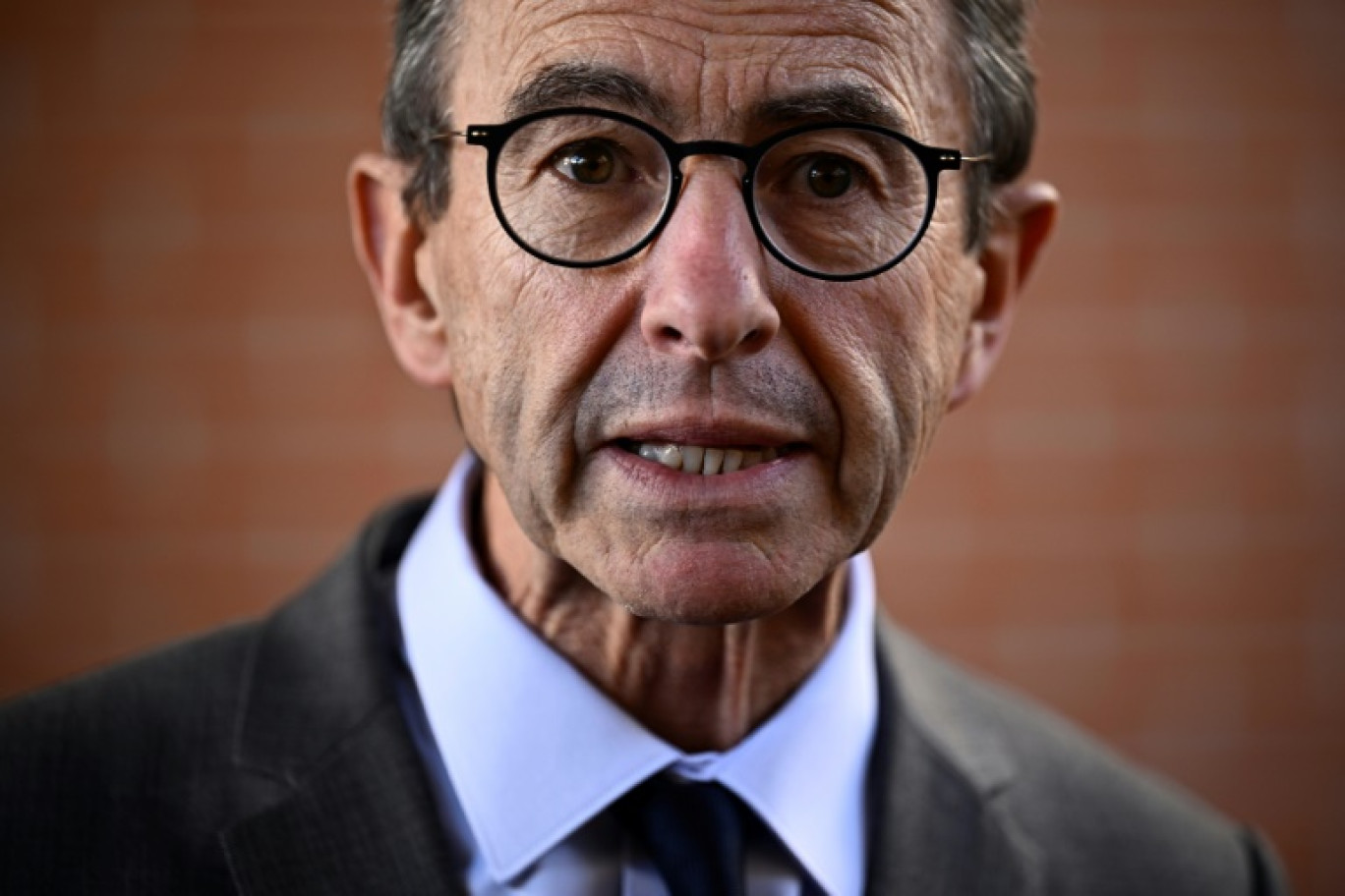 Le ministre de l'Intérieur Bruno Retailleau lors de sa visite du centre de rétention admnistrative du Mesnil-Amelot, en Seine-et-Marne, le 11 octobre 2024 © JULIEN DE ROSA