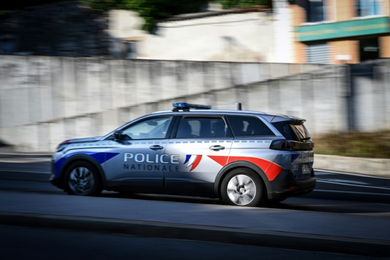 Un fourgon blindé de transport de fonds a été attaqué jeudi matin à Saint-Priest (Rhône) près de Lyon, sans faire de blessés, et les assaillants ont pris la fuite sans parvenir à s'emparer d'un butin © OLIVIER CHASSIGNOLE