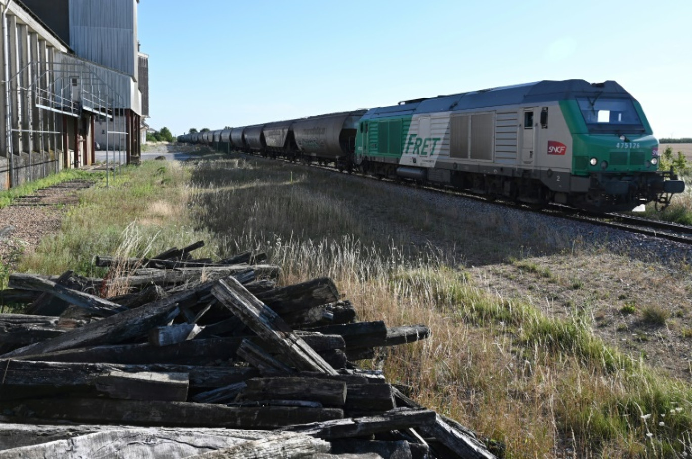 Les syndicats de la SNCF ont déposé jeudi une alarme sociale, à savoir une demande de concertation immédiate avec la direction, au sujet de la décision du gouvernement de confirmer la liquidation de Fret SNCF avant la fin de l'année © Jean-François MONIER