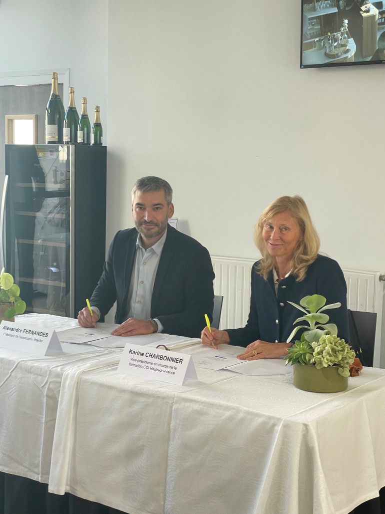 Signature de la convention de partenariat entre Interfor et LAHO Formation au sein des locaux d'Interfor à Amiens, pour renforcer l'accès à la formation dans le département de la Somme et au-delà.