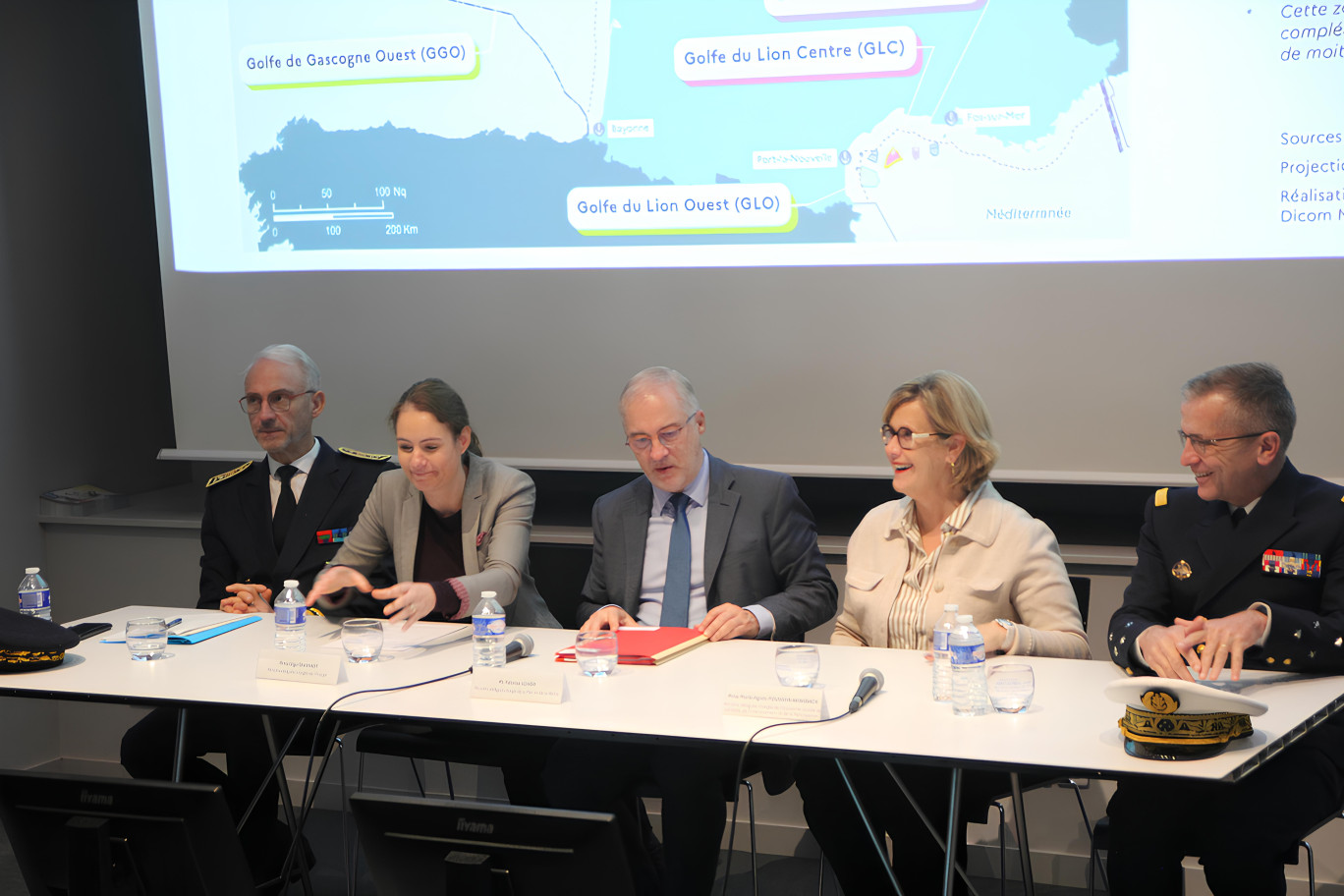 Trois ministres étaient mobilisés le 18 octobre à Fécamp, pour le dévoilement de la planification maritime. De g. à dr. : Olga Givernet, Fabrice Loher et Marie-Agnès Poussier-Winsback (©Aletheia Press / B.Delabre)