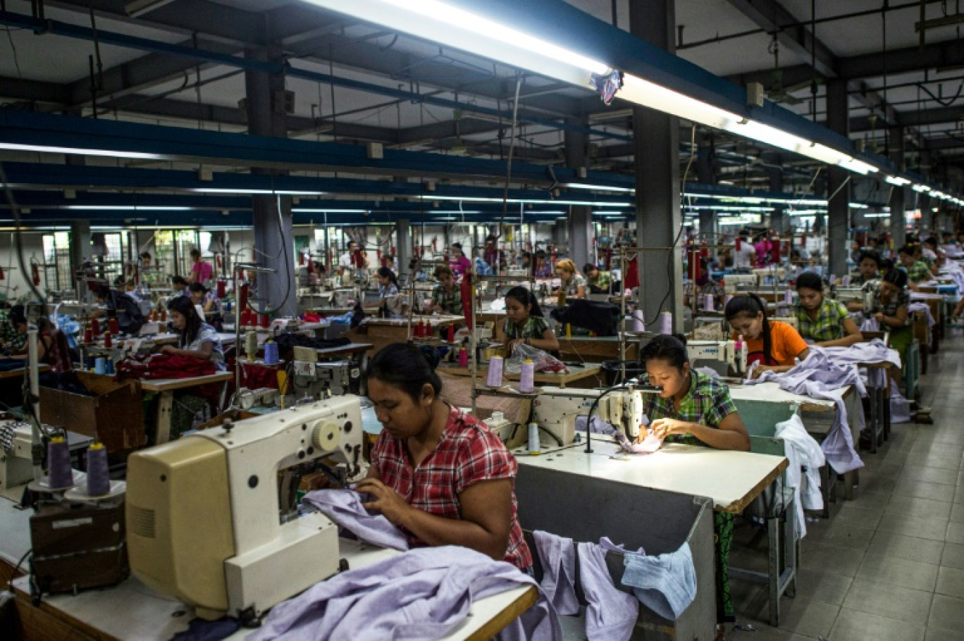 Des couturières dans une usine de textile à Rangoun, en Birmanie, le 1er novembre 2018 © Ye Aung THU