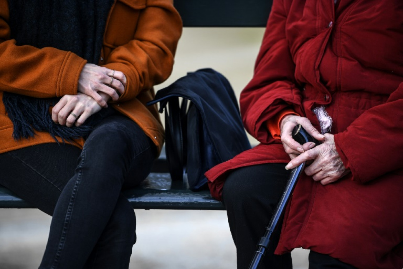 Les Français sont nombreux à vouloir vieillir chez eux mais le pourront-ils? Annoncé depuis plusieurs années par les pouvoirs publics, le "virage domiciliaire" reste à ce stade peu abouti © Christophe ARCHAMBAULT