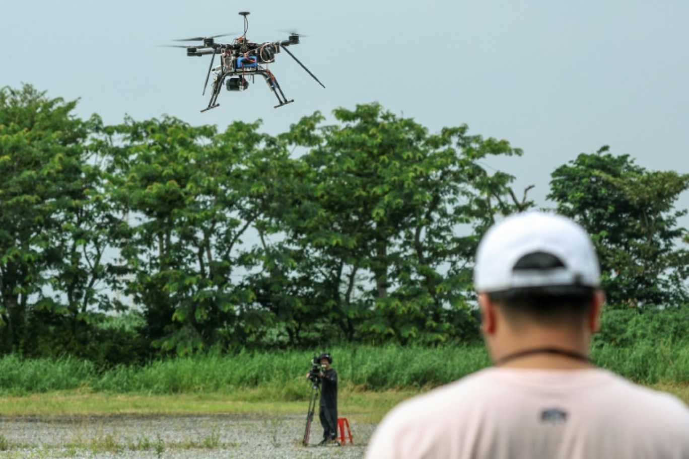 Des étudiants testent leur drones à Chiayi, Taïwan, le 16 octobre 2024 © I-Hwa CHENG