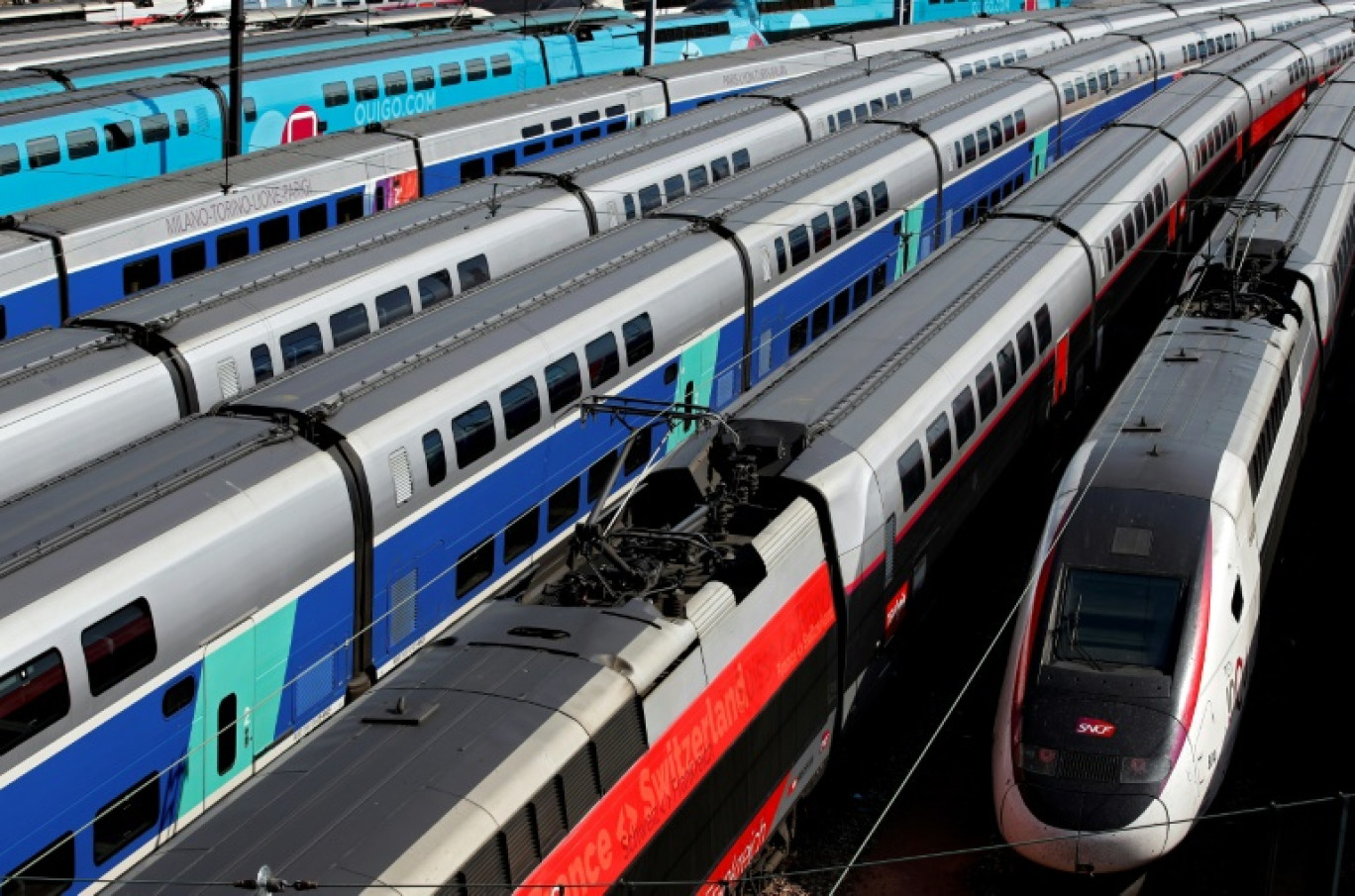 A partir de vendredi soir minuit et jusqu'à mercredi matin 5h00, plus aucun train ne circulera sur la ligne à grande vitesse entre Paris et Lyon, la plus fréquentée d'Europe, pour y changer le système de signalisation © THOMAS COEX