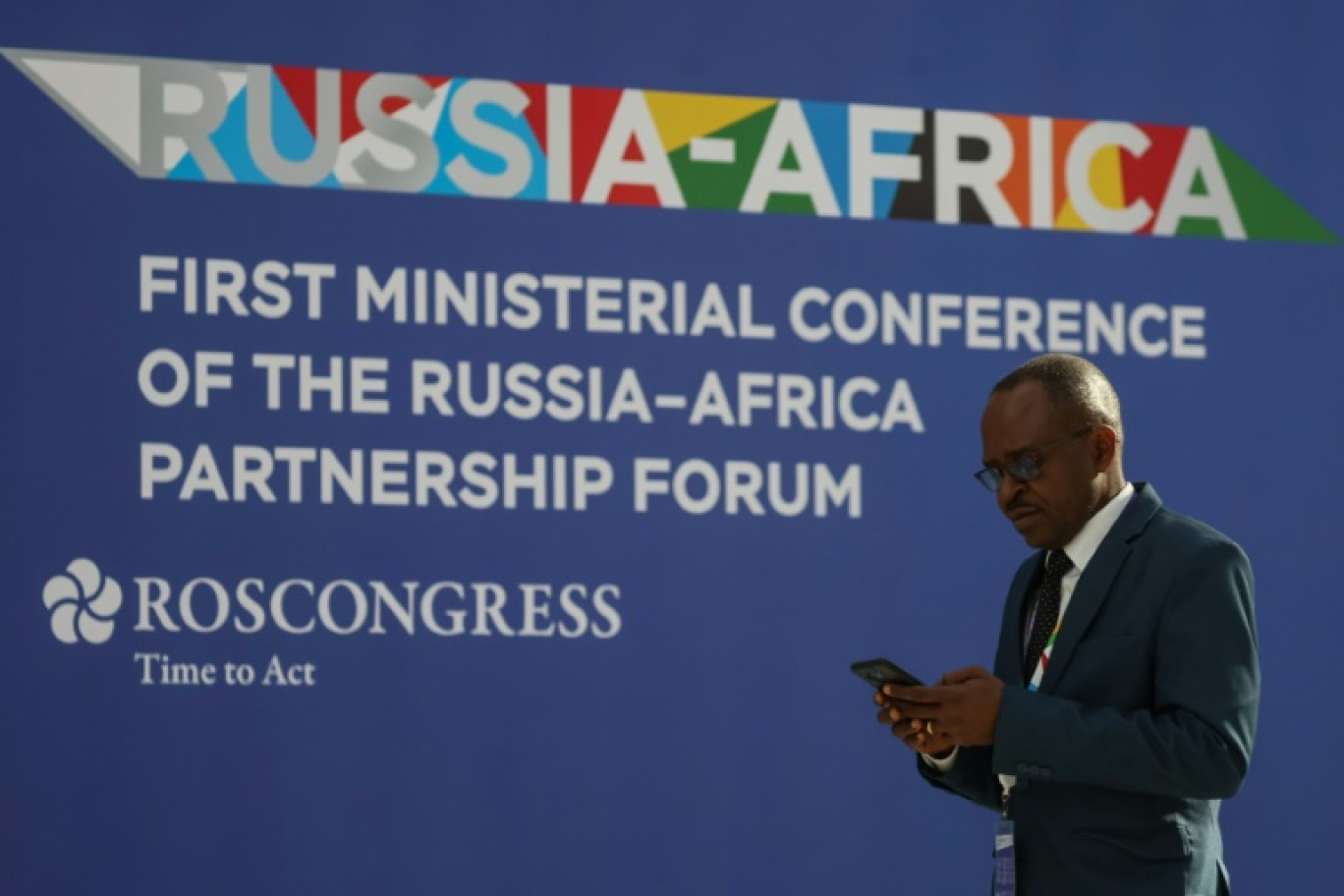 Les membres des délégations assistent au forum de partenariat Russie-Afrique à l'université Sirius de Sotchi, en Russie, le 10 novembre 2024 © STRINGER