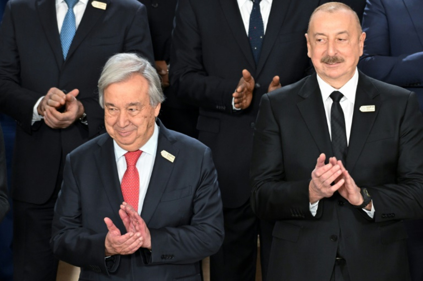 Le secrétaire général de l'Onu Antonio Guterres et le président de l'Azerbaïdjan Ilham Aliev, à la COP29, Bakou, le 12 novembre 2024 © Alexander NEMENOV