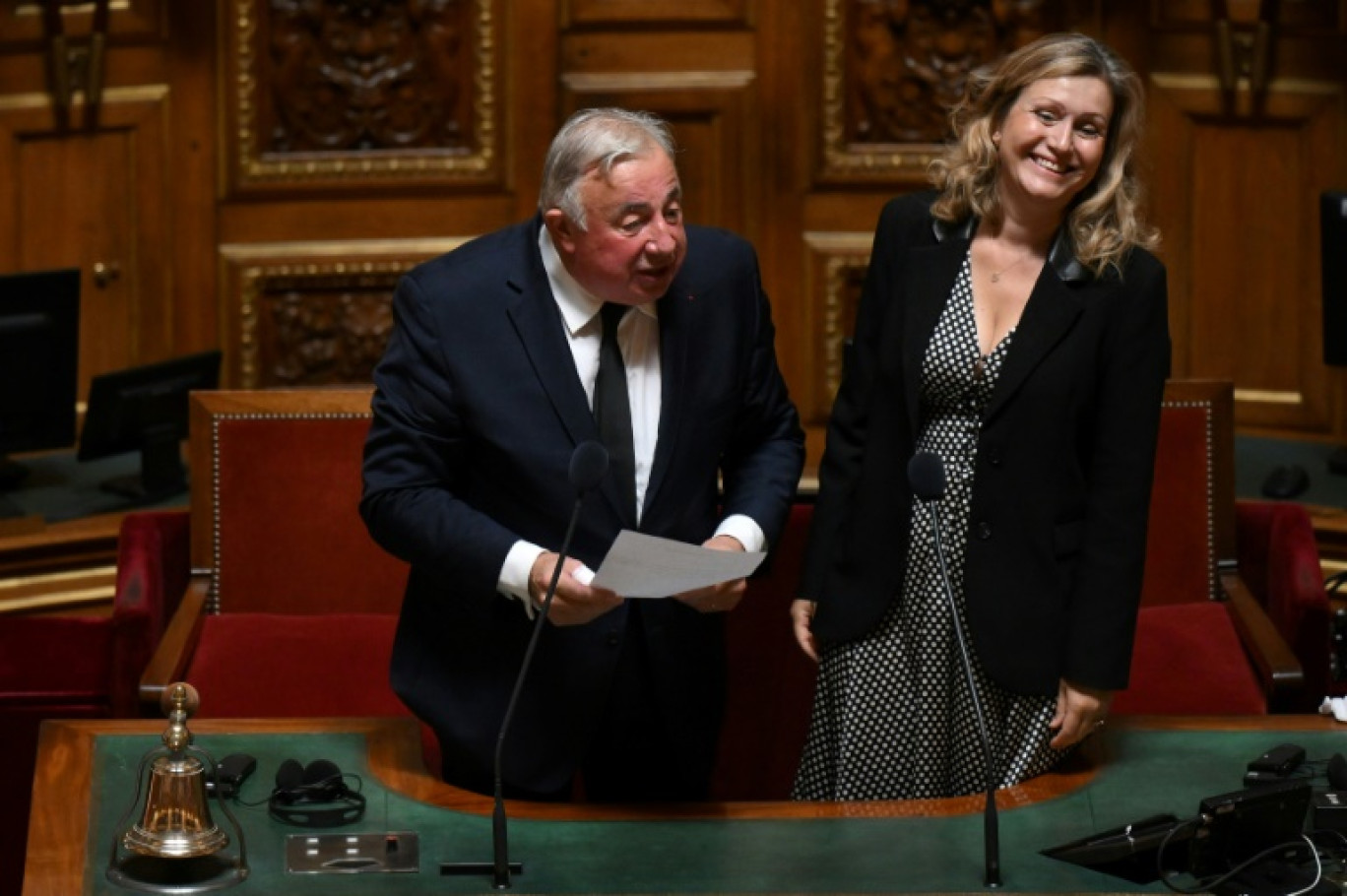 Le président du Sénat, Gérard Larcher (gauche) et la présidente de l'Assemblée nationale, Yaël Braun-Pivet, devant les parlementaires pour la visite du roi Charles III, le 21 septembre 2023 à Paris © Daniel LEAL