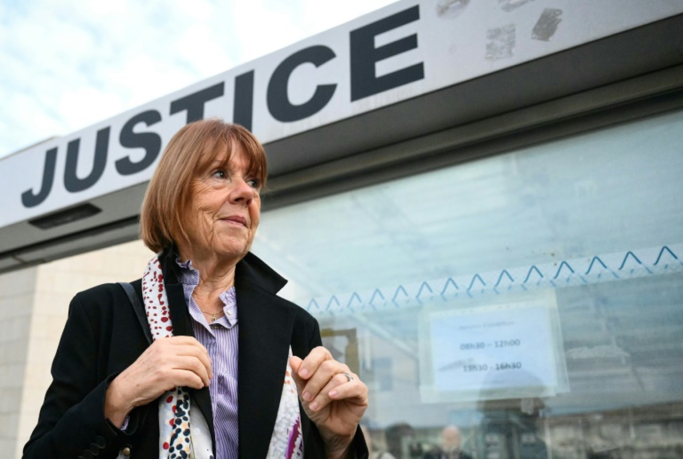 Gisèle Pelicot sort du palais de justice d'Avignon le 6 novembre 2024 © Christophe SIMON