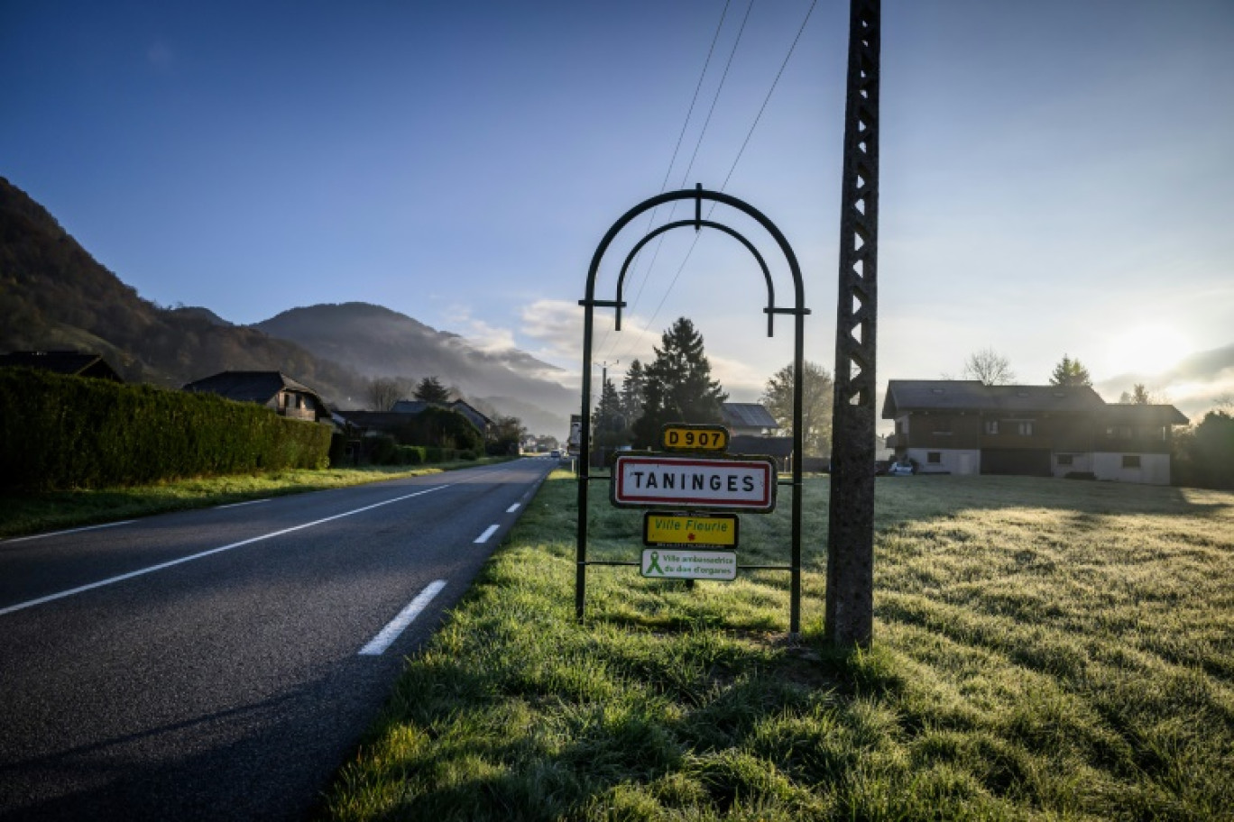 Ces homicides ont provoqué une forte émotion dans cette commune de montagne de 3.500 habitants dans la vallée du Giffre, à environ 50 km à l'est de Genève © JEFF PACHOUD