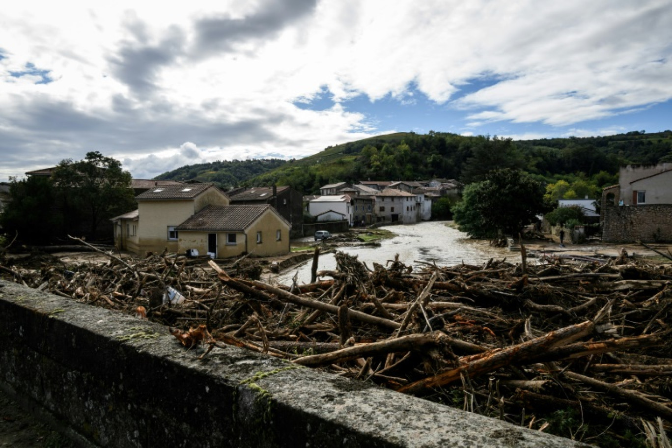 Les dégâts des inondations dans le village de Limony, dans le département de l'Ardèche, le 18 octobre 2024 © JEFF PACHOUD