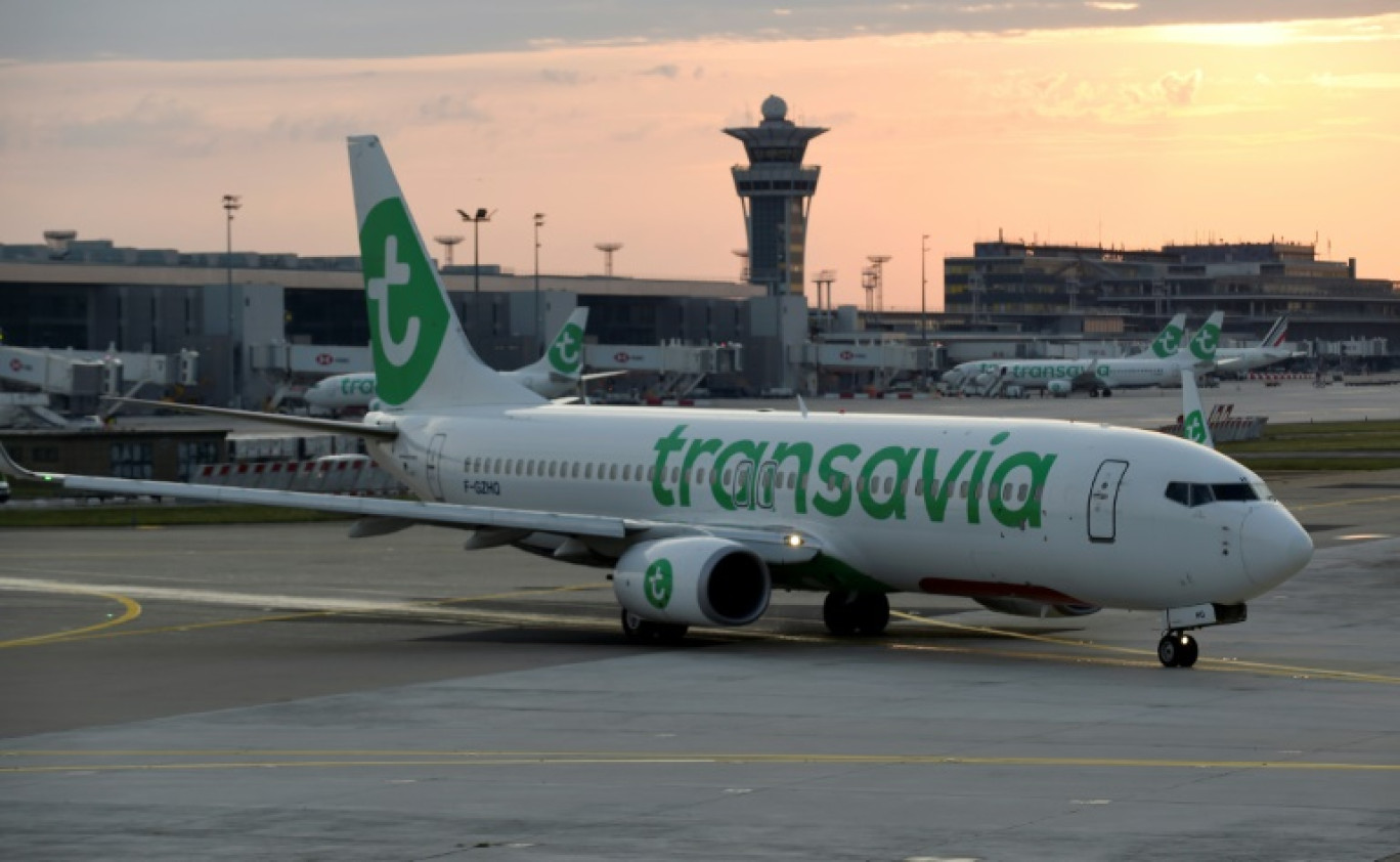 Quatre vols de Transavia, soit 2% du programme, sont annulés jeudi en raison de l'appel à la grève de syndicats du personnel du secteur aérien en France © ERIC PIERMONT