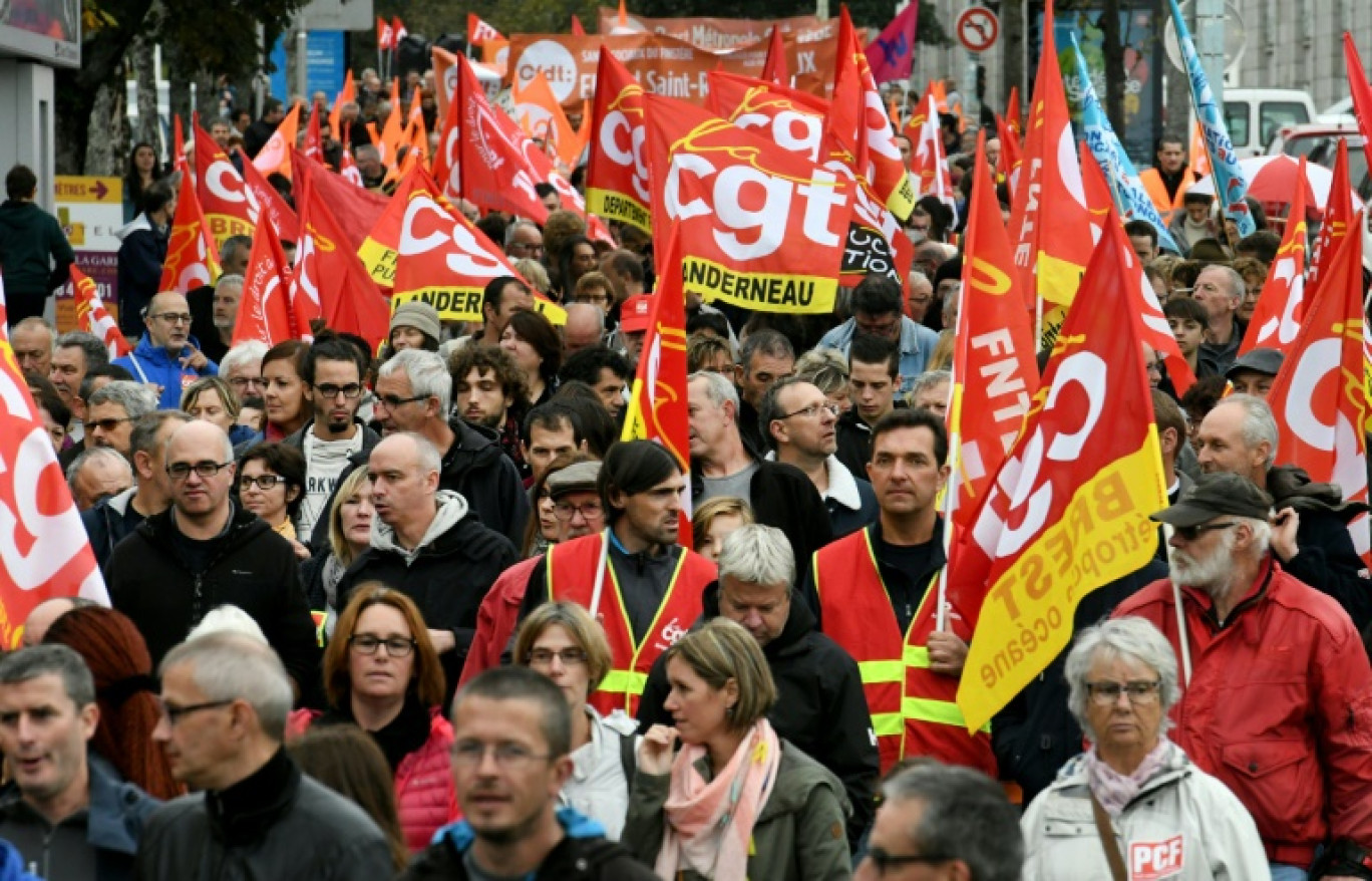 Plusieurs syndicats de la Fonction publique, parmi lesquels la CGT, appellent à une journée nationale "d'action" et de "grève" le 5 décembre pour dénoncer notamment des coupes budgétaires dans l'administration © FRED TANNEAU