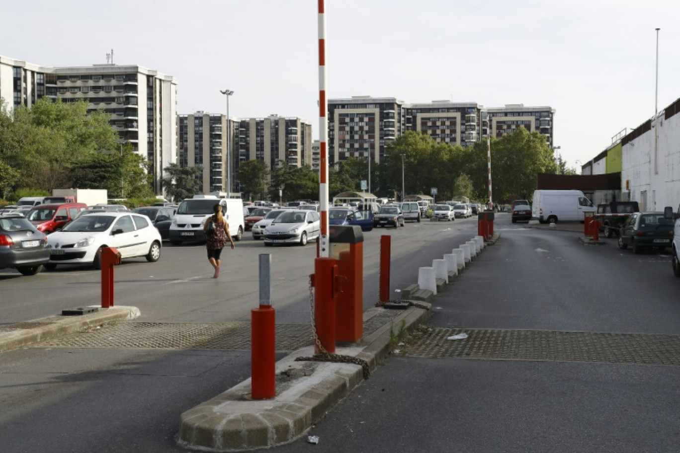 Les gestionnaires de parkings ont jusqu'à juillet 2026 pour les plus grands parkings et juillet 2028 pour ceux de plus petite taille pour se mettre en conformité © PATRICK KOVARIK