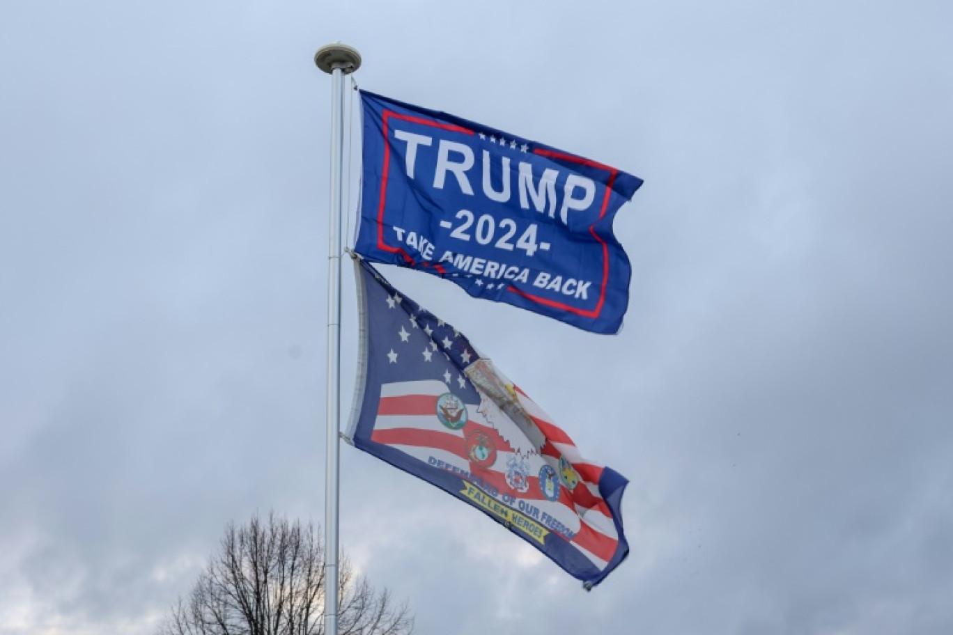 Des drapeaux de soutien à Donald Trump à Horicon (Wisconsin), le 4 novembre 2024 © Alex Wroblewski