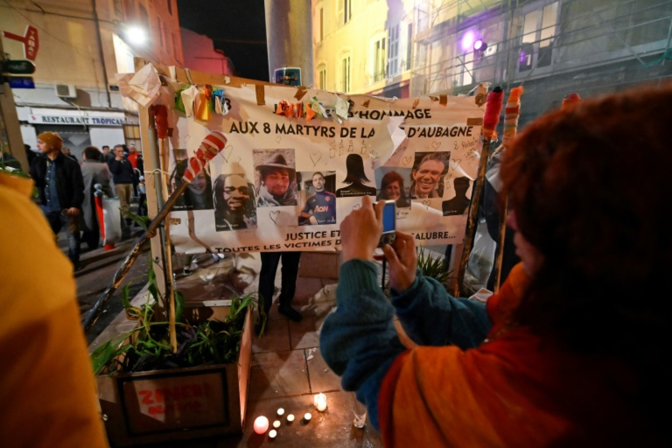 Rassemblement en hommage des huit victimes de la rue d'Aubagne, à Marseille, le 4 novembre 2019, un an après l'effondrement de deux immeubles © GERARD JULIEN