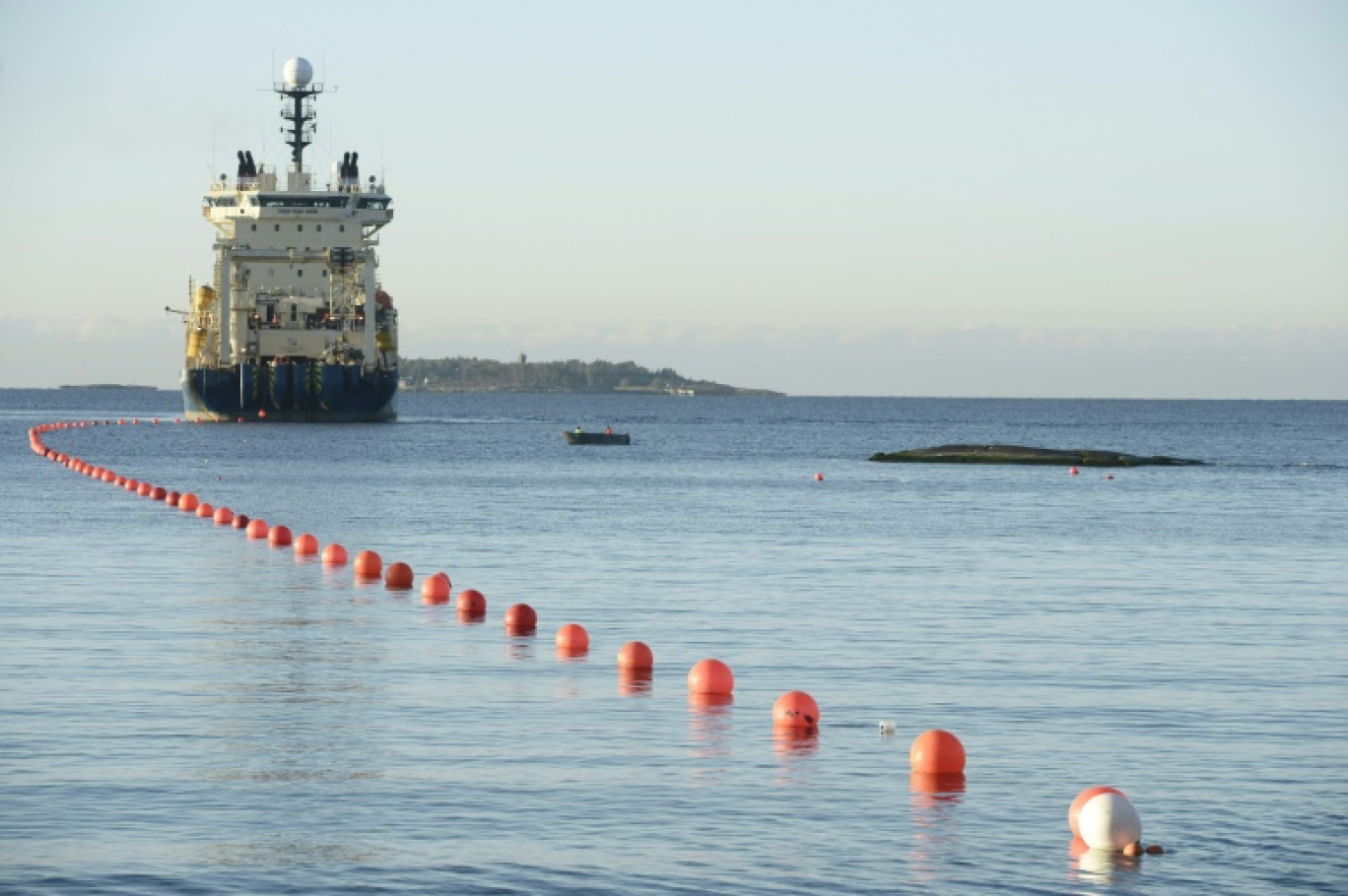 Deux câbles de télécommunications ont été abîmés en mer Baltique en quarante huit heures entre la Finlande et l'Allemagne d'une part, la Suède et la Lituanie d'autre part, ravivant les soupçons de sabotage et de guerre hybride de la part de la Russie © Heikki Saukkomaa