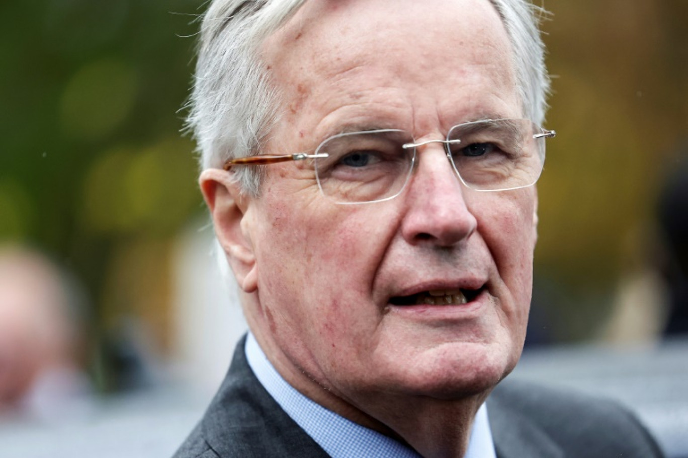 Michel Barnier, lors d'un déplacement pour le lancement de la 40e campagne des Restos du Cœur, Gennevilliers, 19 novembre 2024 © STEPHANE DE SAKUTIN