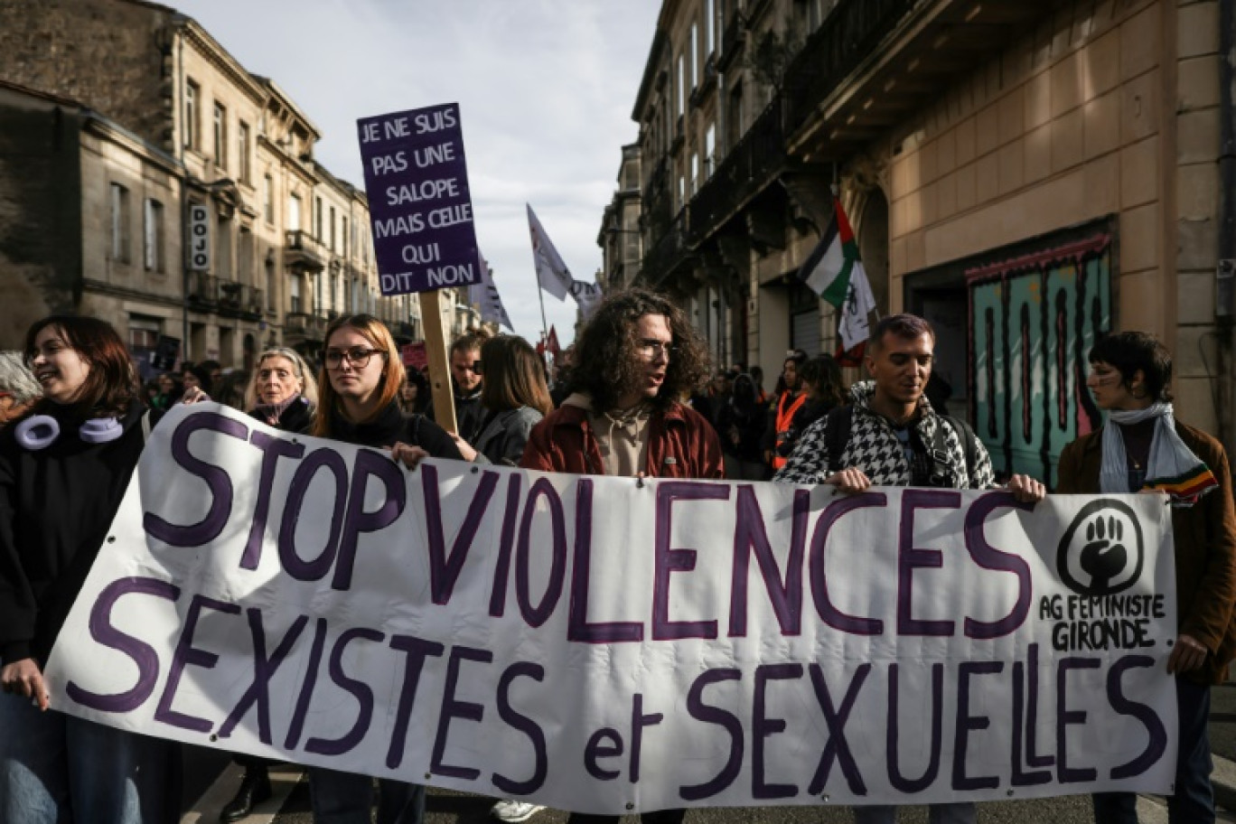 Une manifestation pour condamner les violences sexistes et sexuelles à l'encontre des femmes à Bordeaux, le 23 novembre 2024 © Thibaud MORITZ