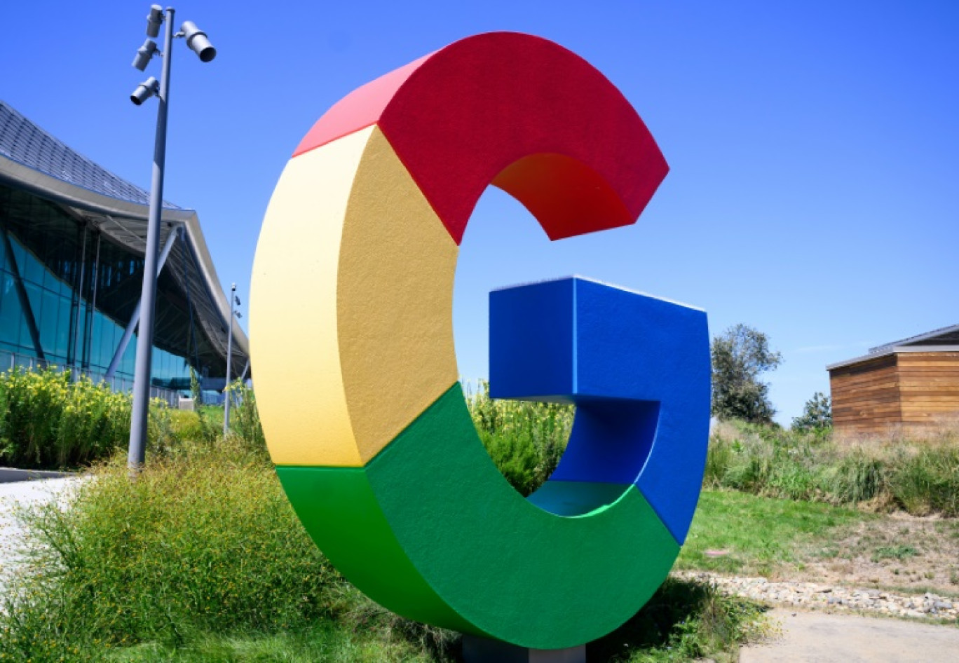 Le logo de Google, le 13 août 2024 sur le campus Bay View de l'entreprise, à Mountain View aux Etats-Unis © Josh Edelson