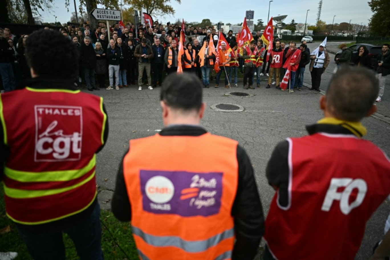 Manifestation de salariés de la filiale spatiale de Thales le 26 novembre 2024 à Toulouse © Lionel BONAVENTURE