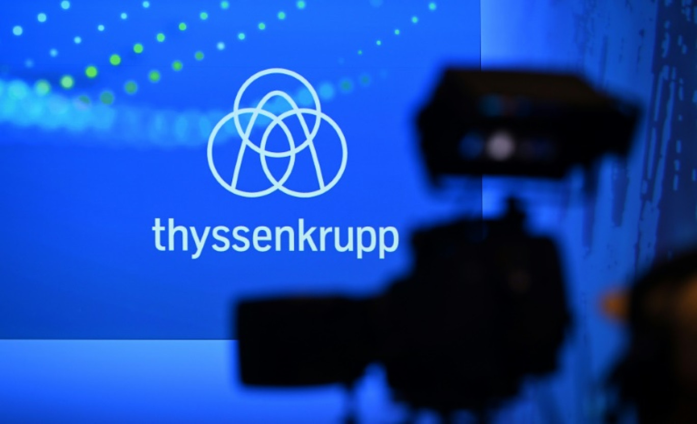 Le logo de Thyssenkrupp lors de la présentation des résultats pour 2023-24, à Essen en Allemagne, le 19 novembre 2024 © Ina FASSBENDER