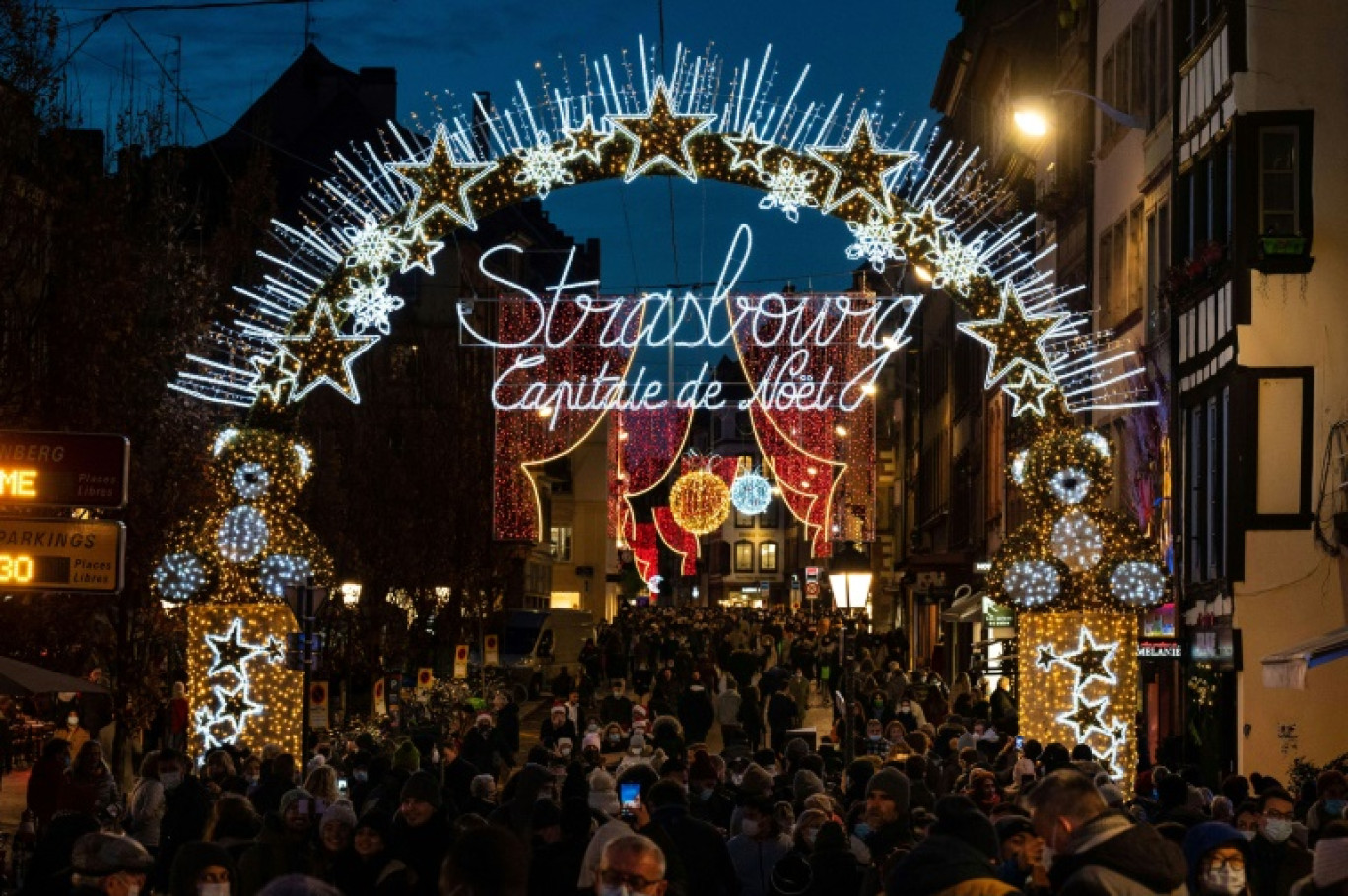 Le marché de Noël à Strasbourg, le 27 novembre 2021 © SEBASTIEN BOZON