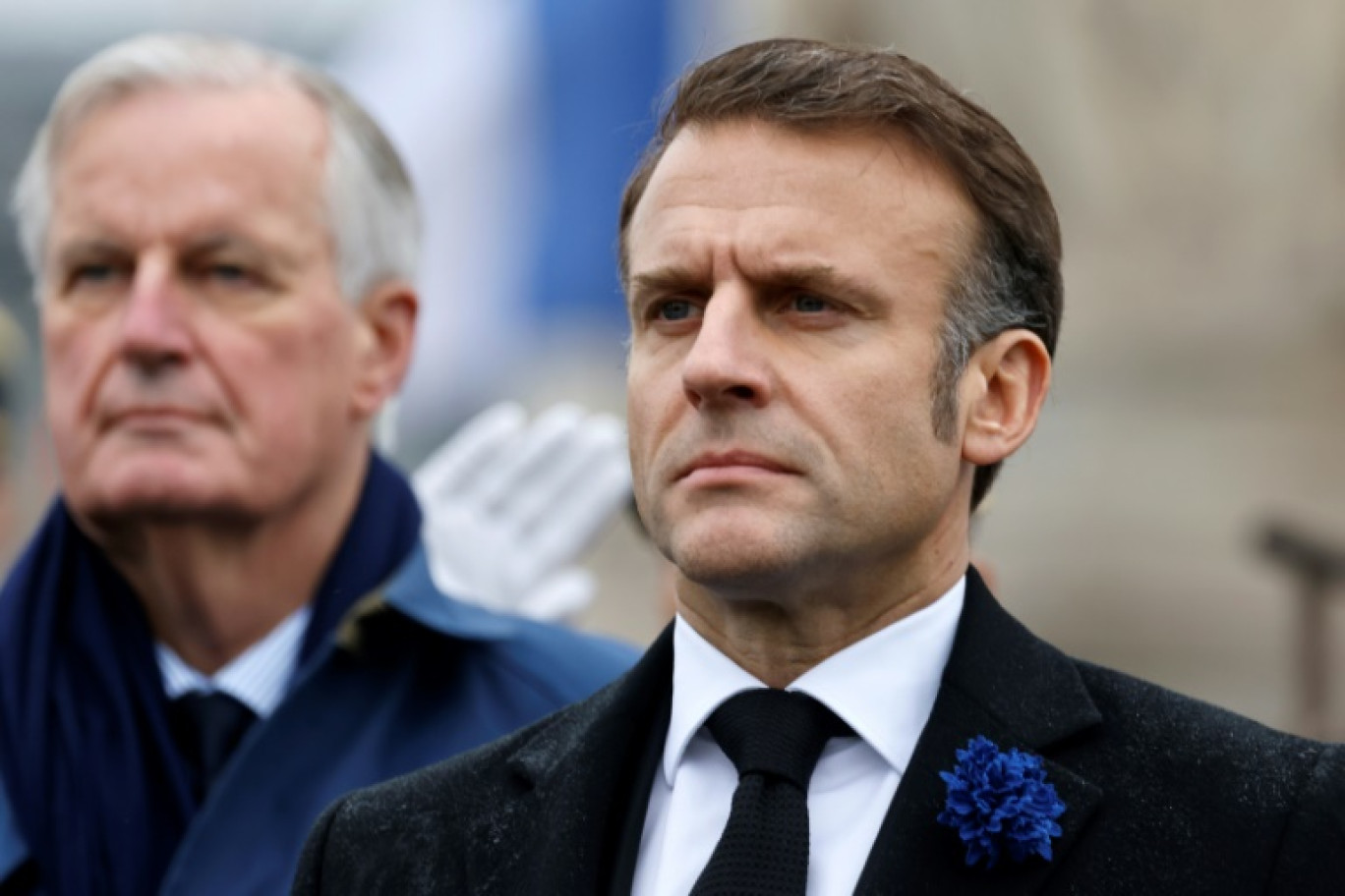 Emmanuel Macron et Michel Barnier pour les commémorations de l'Armistice du 11 novembre 1918, le 11 novembre 2024 à Paris © Ludovic MARIN