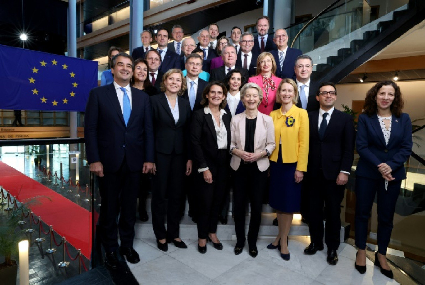 La nouvelle Commission européenne pose au Parlement européen à Strasbourg le 24 novembre 2024 © FREDERICK FLORIN