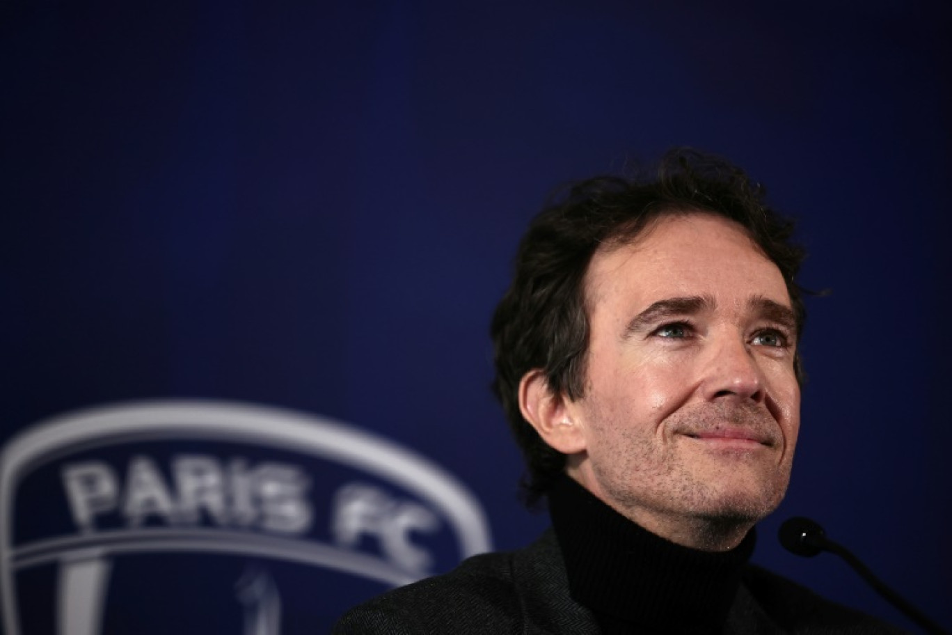 Antoine Arnault lors d'une conférence de presse le 20 novembre 2024 à Orly. Le représentant de la holding familiale de Bernard Arnault, le patron de LVMH, a détaillé ce jour-là les contours du rachat en voie de finalisation du Paris FC, actuel leader de la Ligue 2 © Anne-Christine POUJOULAT