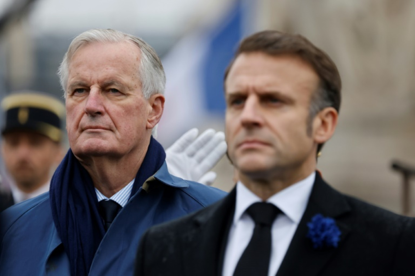 Michel Barnier et Emmanuel Macron lors des commémorations du 11-Novembre, le 11 novembre 2024 à Paris © Ludovic MARIN