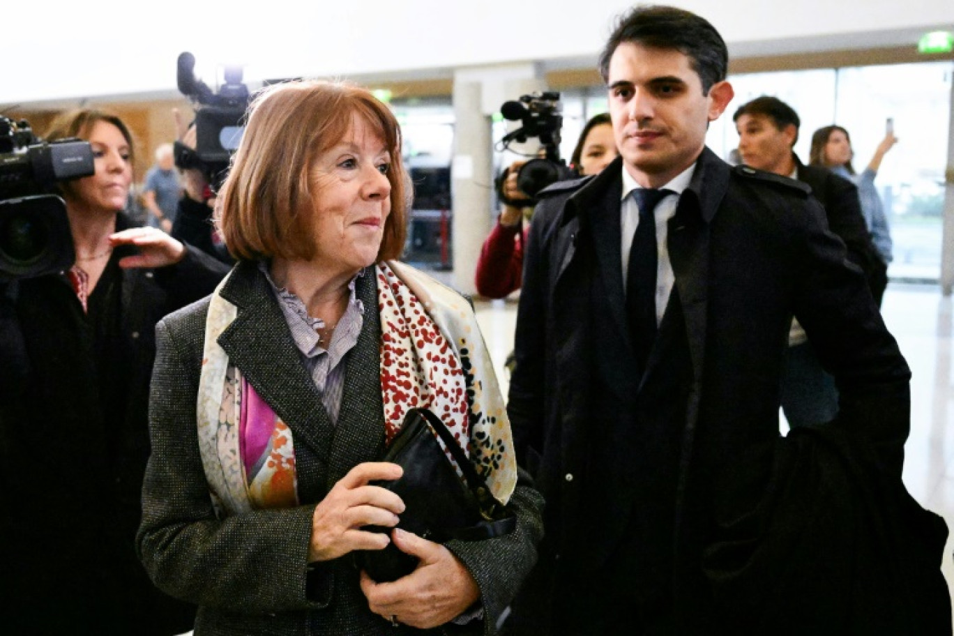 Gisèle Pelicot et son avocat Stéphane Babonneau au palais de justice d'Avignon, le 25 novembre 2024 © Christophe SIMON