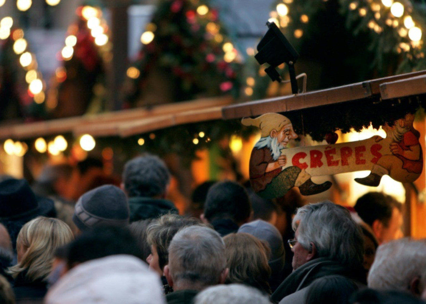 L'homme avait menacé de "faire un carnage sur le marché de Noël" de Saint-Étienne, situé à quelques centaines de mètres du lieu où il a été abattu © OLIVIER MORIN