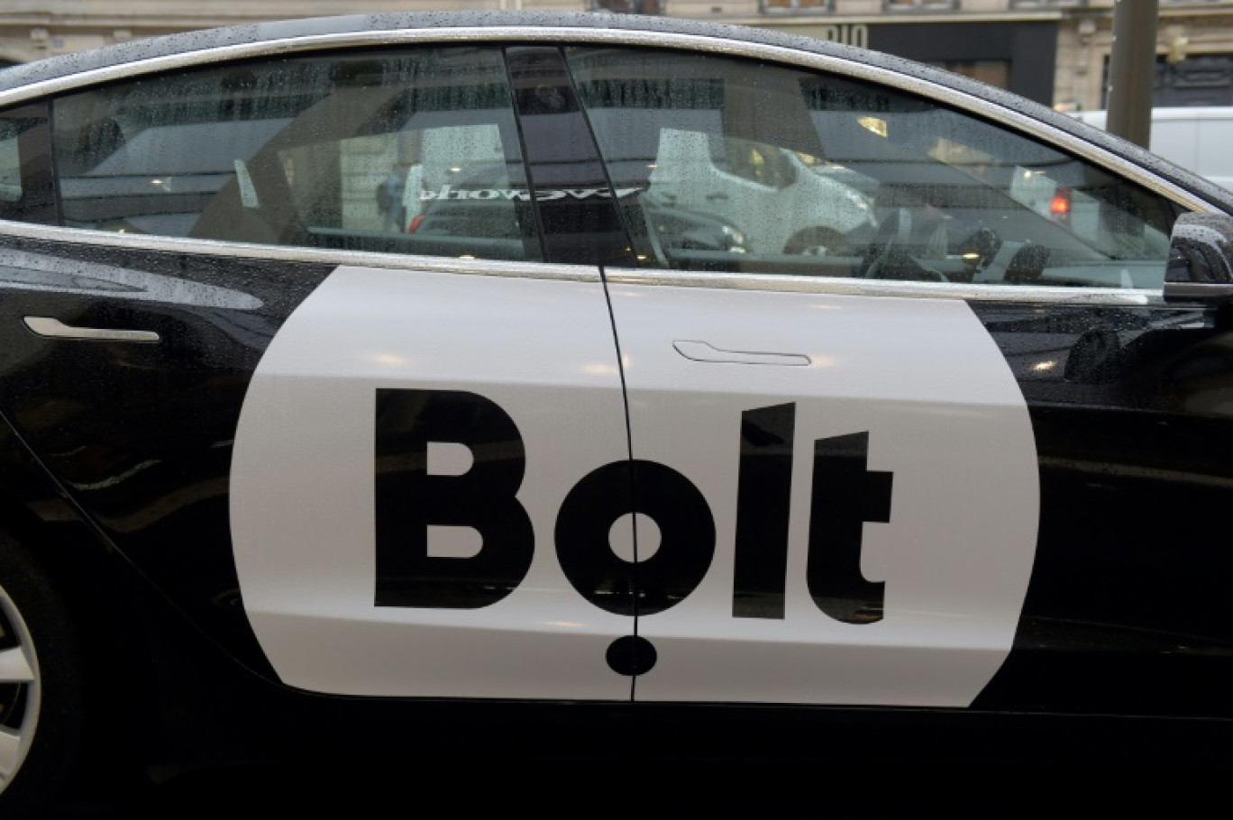 Uber et Bolt ont annoncé jeudi le lancement d'options garantissant aux clientes que leur chauffeur est une femme, pour rassurer les conductrices comme les clientes © Eric PIERMONT