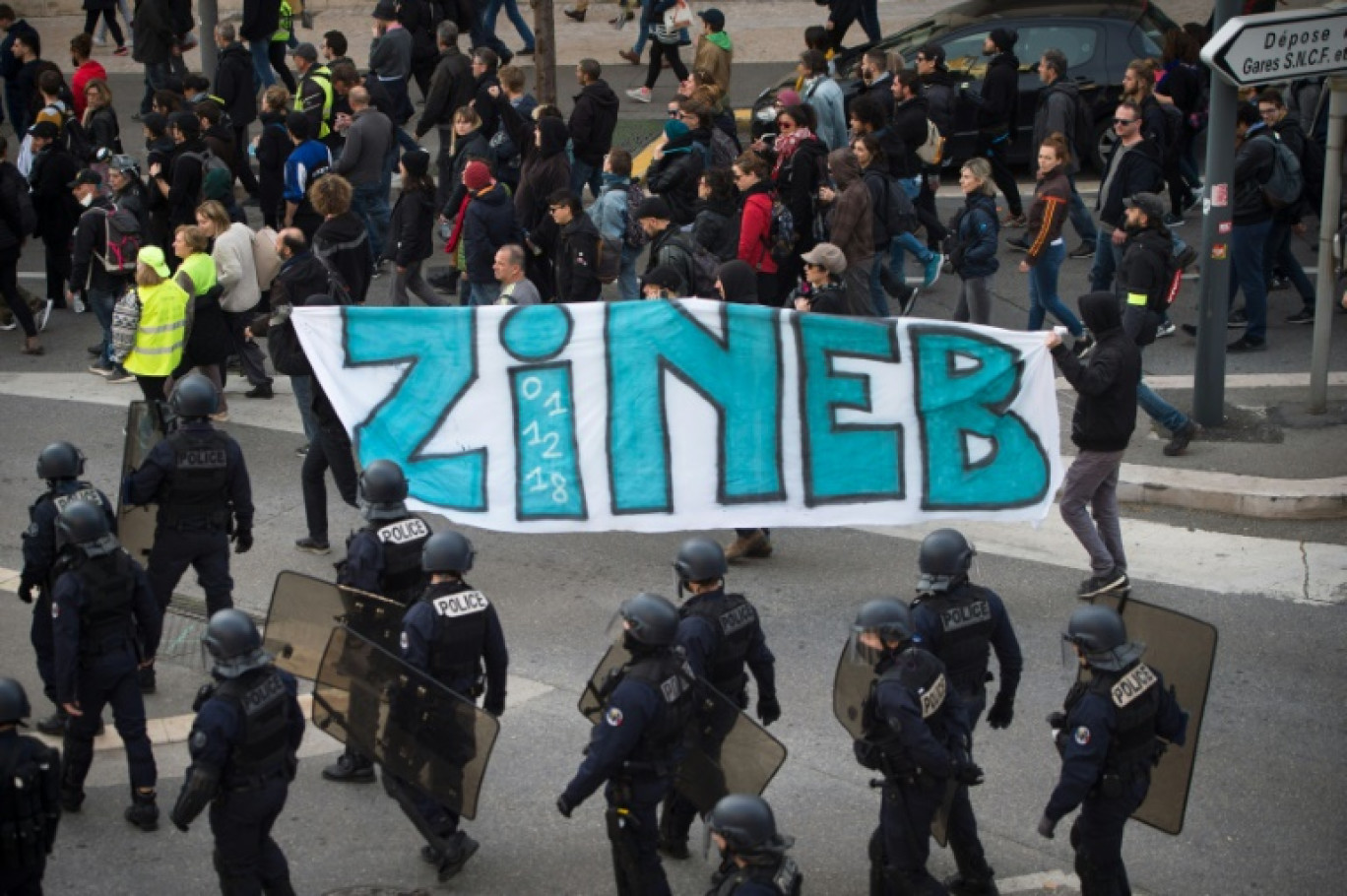 Manifestation en hommage à Zineb Redouane, à Marseille, le 30 novembre 2019 © CLEMENT MAHOUDEAU