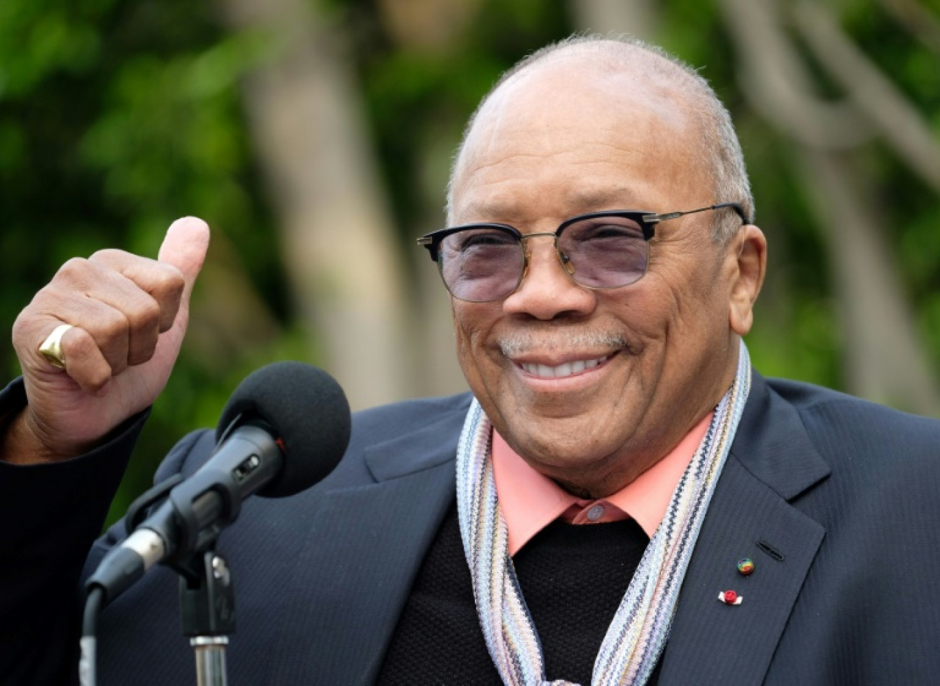 Le producteur américain Quincy Jones lors d'une réception en son honneur à Beverly Hills, le 25 avril 2017 en Californie © CHRIS DELMAS