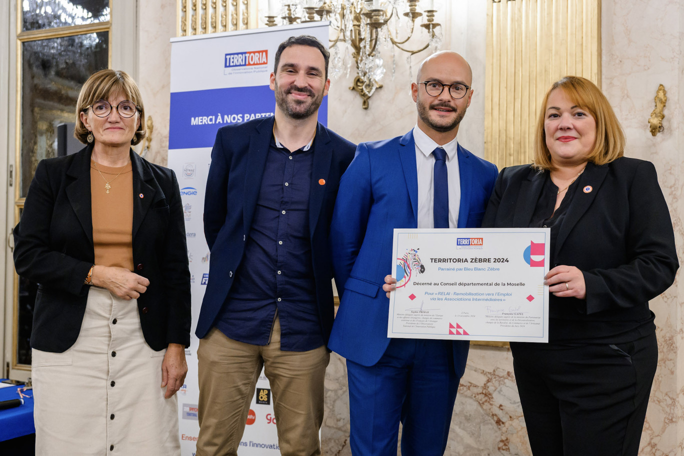 En présence de Christelle Loria-Manck, conseillère départementale et de Romuald Saucey, directeur de l’Insertion et de l’Habitat. © N. Fagot Paris.